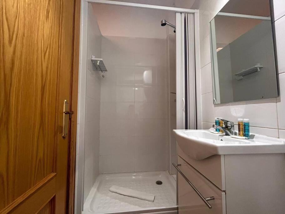Cute Studio In Gran Via -Si1 Madrid Bagian luar foto